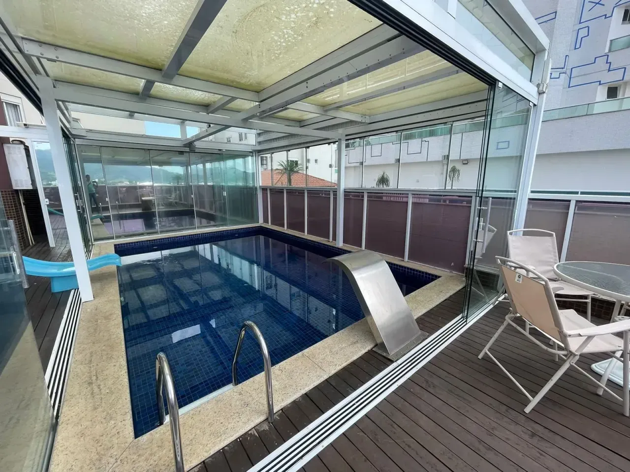 Apartamento no Edifício Holambra com 3 Suítes em Balneário Camboriú — foto 4