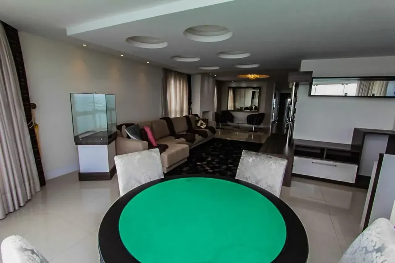 Apartamento no Edificio Seas Tower com 7 dormitórios sendo 6 suítes em Balneário Camboriú — foto 1