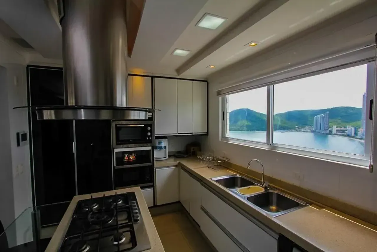 Apartamento no Edificio Seas Tower com 7 dormitórios sendo 6 suítes em Balneário Camboriú — foto 15