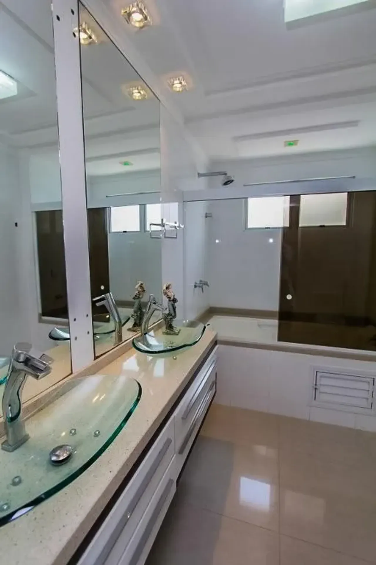 Apartamento no Edificio Seas Tower com 7 dormitórios sendo 6 suítes em Balneário Camboriú — foto 30