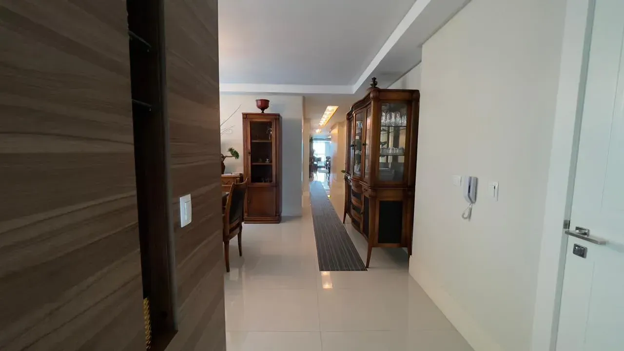 Apartamento no Edifício Metropolis frente mar com 4 suítes em Balneário Camboriú — foto 1