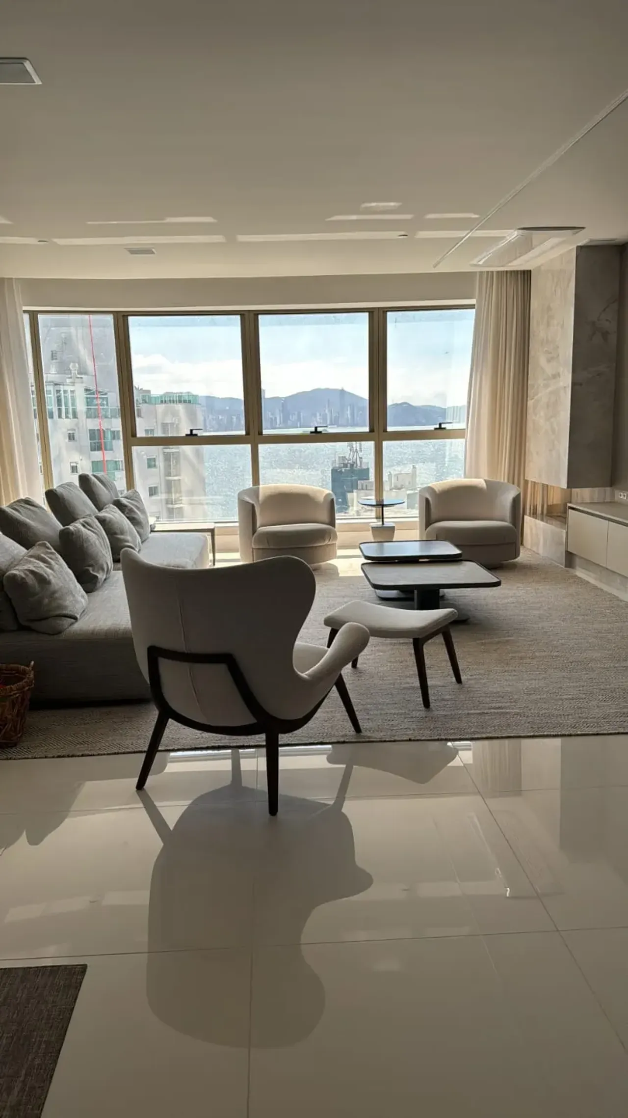 Apartamento no Edifício Yachthouse com 4 suítes em Balneário Camboriú — foto 2