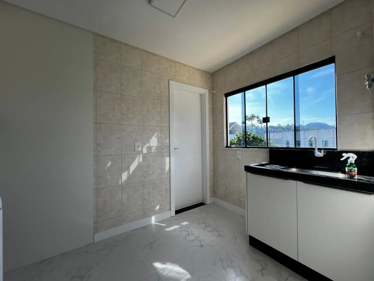 Casa com 4 dormitórios sendo 3 suítes e 2 vagas de garagem no Bairro Aririba em Balneário Camboriú — foto 14