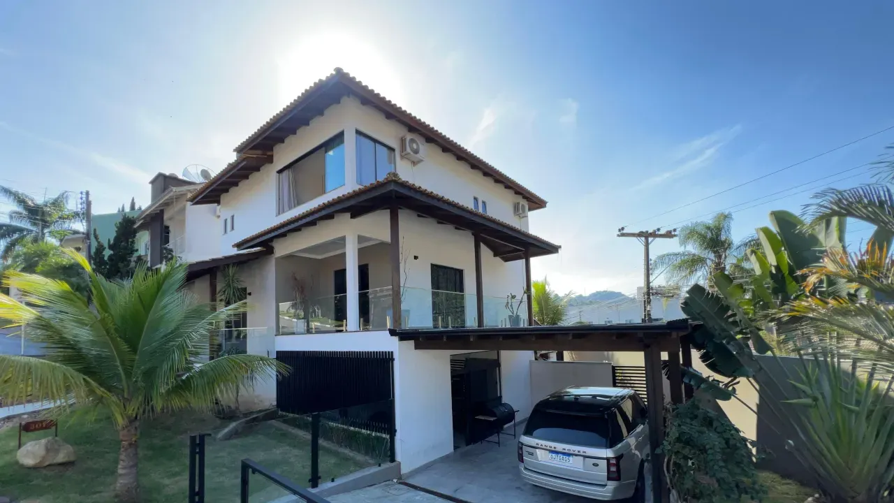 Casa com 4 dormitórios sendo 3 suítes e 2 vagas de garagem no Bairro Aririba em Balneário Camboriú — foto 4