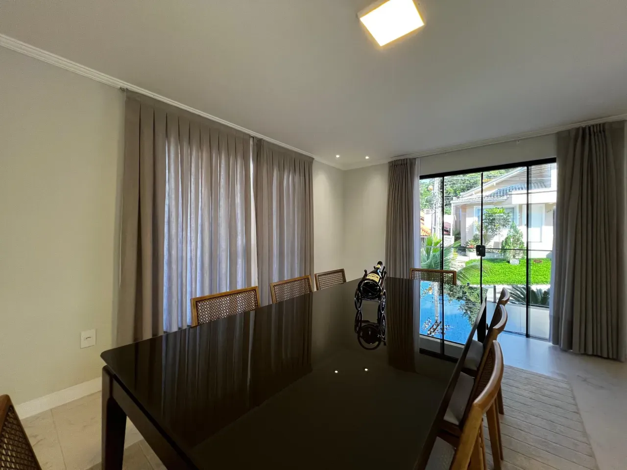 Casa com 4 dormitórios sendo 3 suítes e 2 vagas de garagem no Bairro Aririba em Balneário Camboriú — foto 22