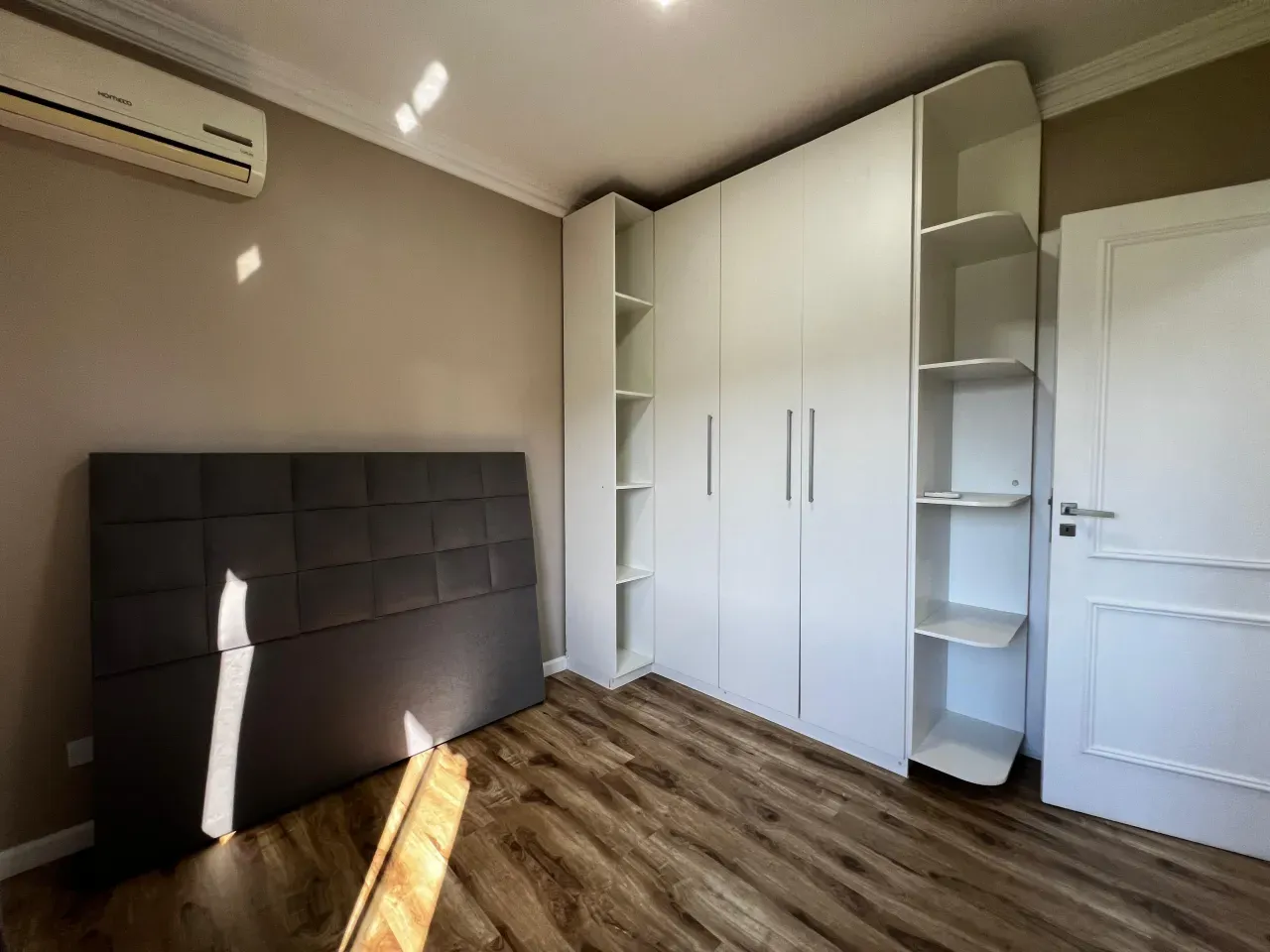 Casa com 4 dormitórios sendo 3 suítes e 2 vagas de garagem no Bairro Aririba em Balneário Camboriú — foto 38