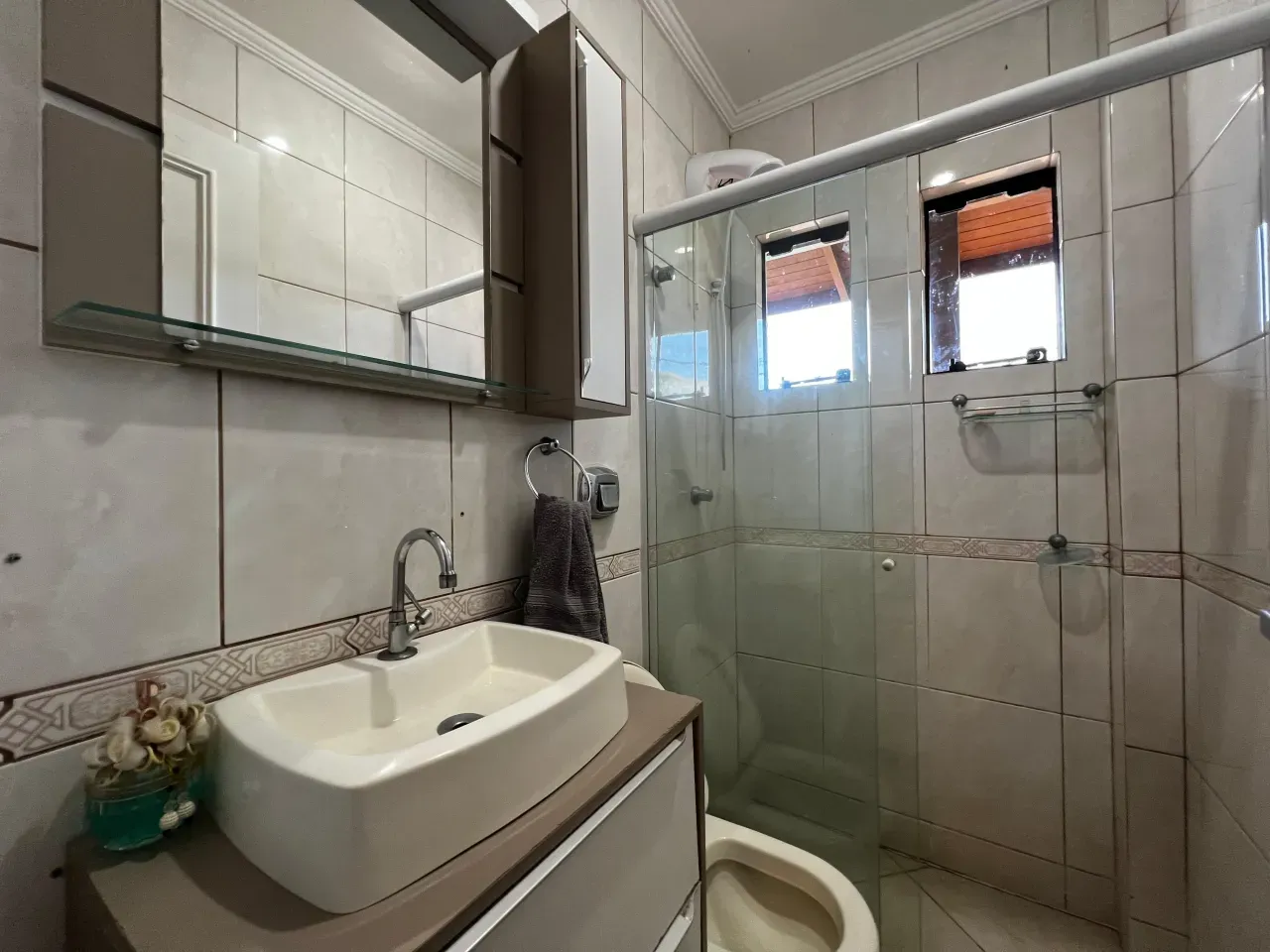 Casa com 4 dormitórios sendo 3 suítes e 2 vagas de garagem no Bairro Aririba em Balneário Camboriú — foto 41