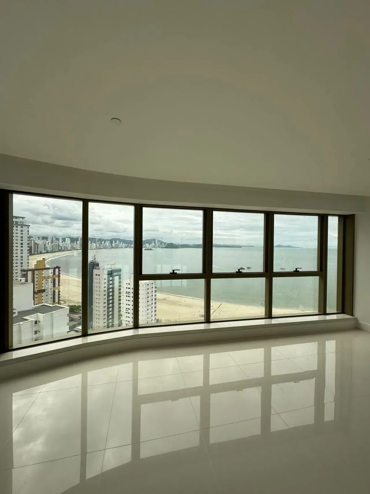 Apartamento com 4 suítes e 4 vagas de garagem na Barra Sul em Balneário Camboriú — foto 29