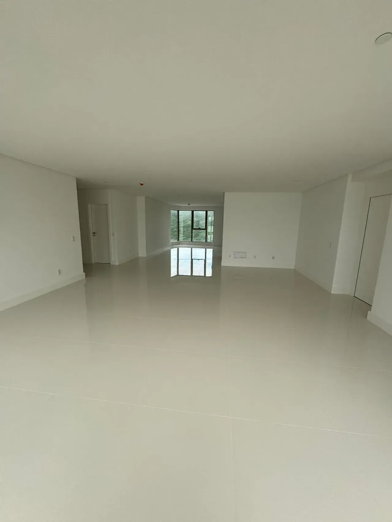 Apartamento com 4 suítes e 4 vagas de garagem na Barra Sul em Balneário Camboriú — foto 27
