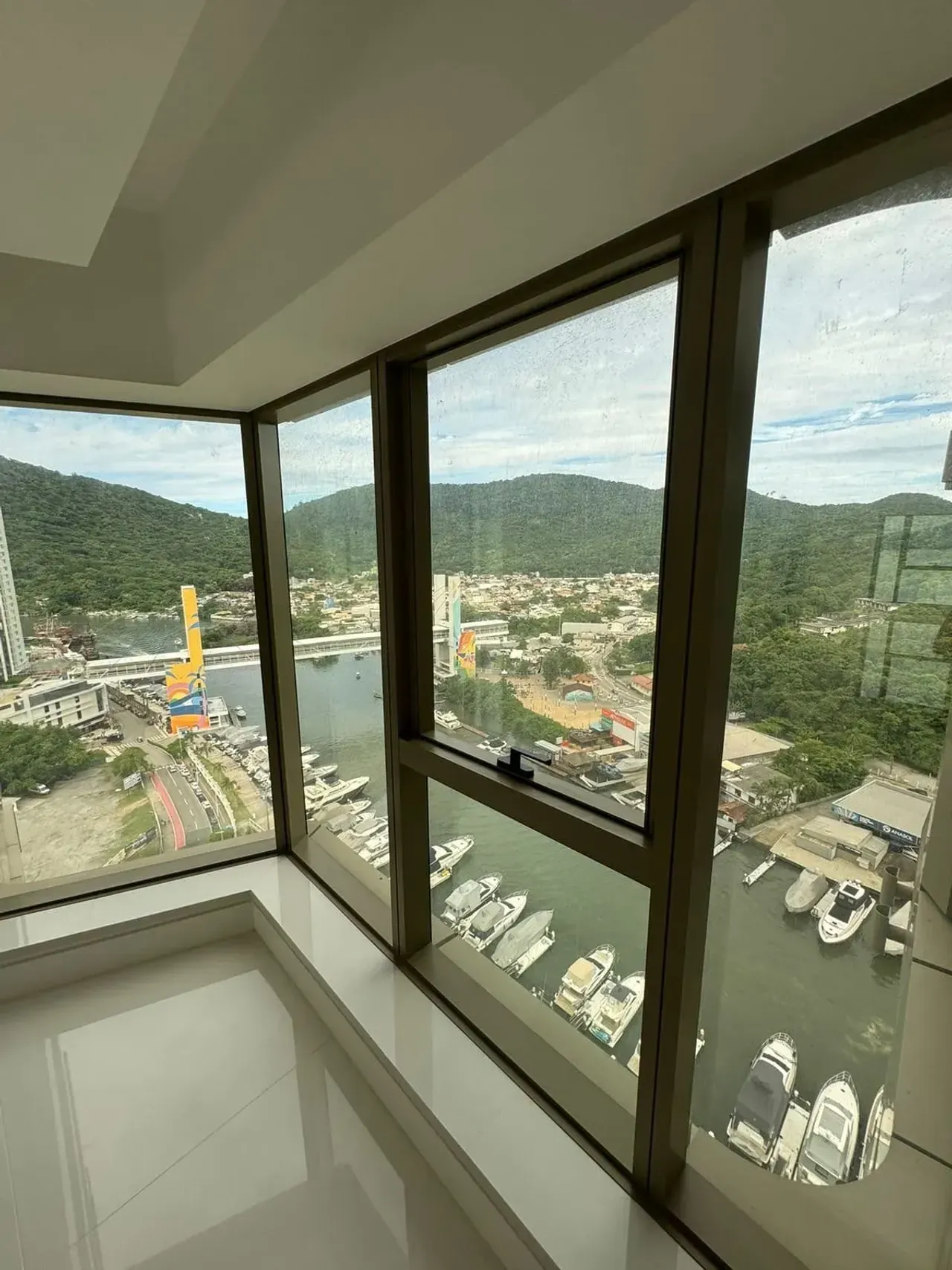 Apartamento com 4 suítes e 4 vagas de garagem na Barra Sul em Balneário Camboriú — foto 25