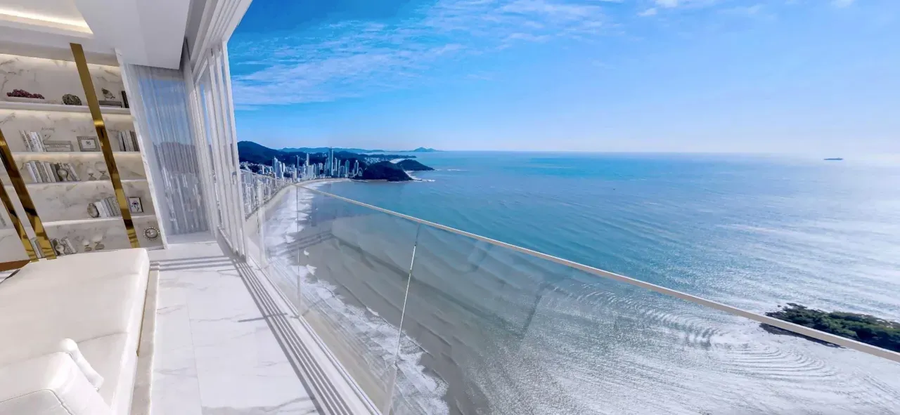 Apartamento no Edifício Titanium Tower com 4 suítes em Balneário Camboriú — foto 28