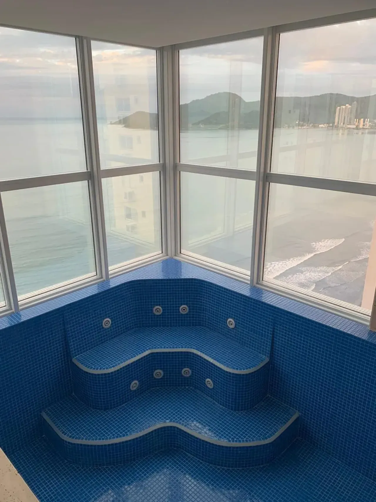 Apartamento no Edifício Millenium Palace Residence com 4 suítes em Balneário Camboriú — foto 12