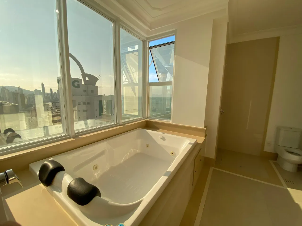 Apartamento no Edifício Millenium Palace Residence com 4 suítes em Balneário Camboriú — foto 15