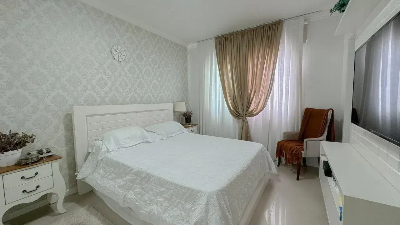 Apartamento no Edifício Terra do Sol com 3 suítes em Balneário Camboriú — foto 3