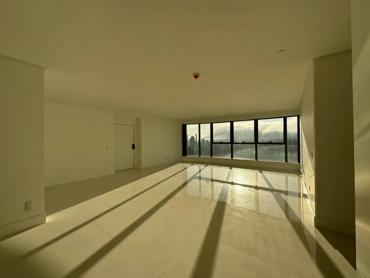 Apartamento no Edifício Yachthouse com 4 suítes em Balneário Camboriú — foto 14