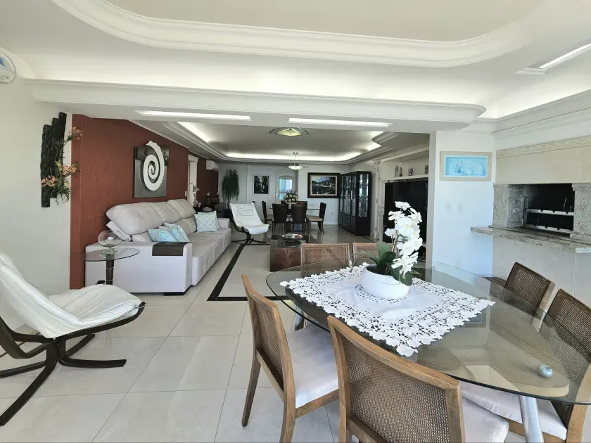 Apartamento no Edifício Villa Cora com 3 suítes em Balneário Camboriú — foto 8