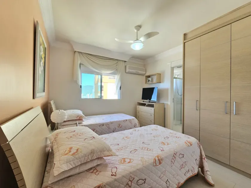 Apartamento no Edifício Villa Cora com 3 suítes em Balneário Camboriú — foto 17
