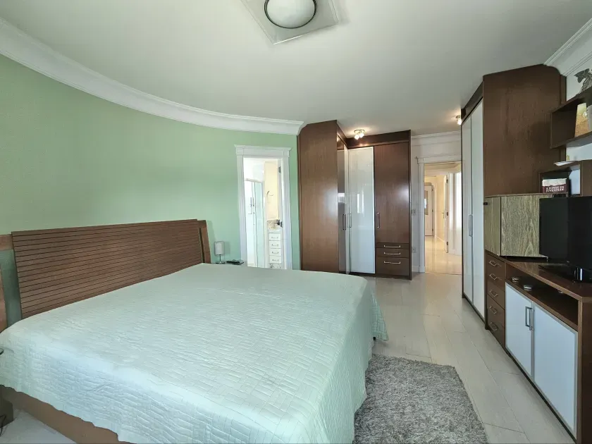 Apartamento no Edifício Villa Cora com 3 suítes em Balneário Camboriú — foto 22