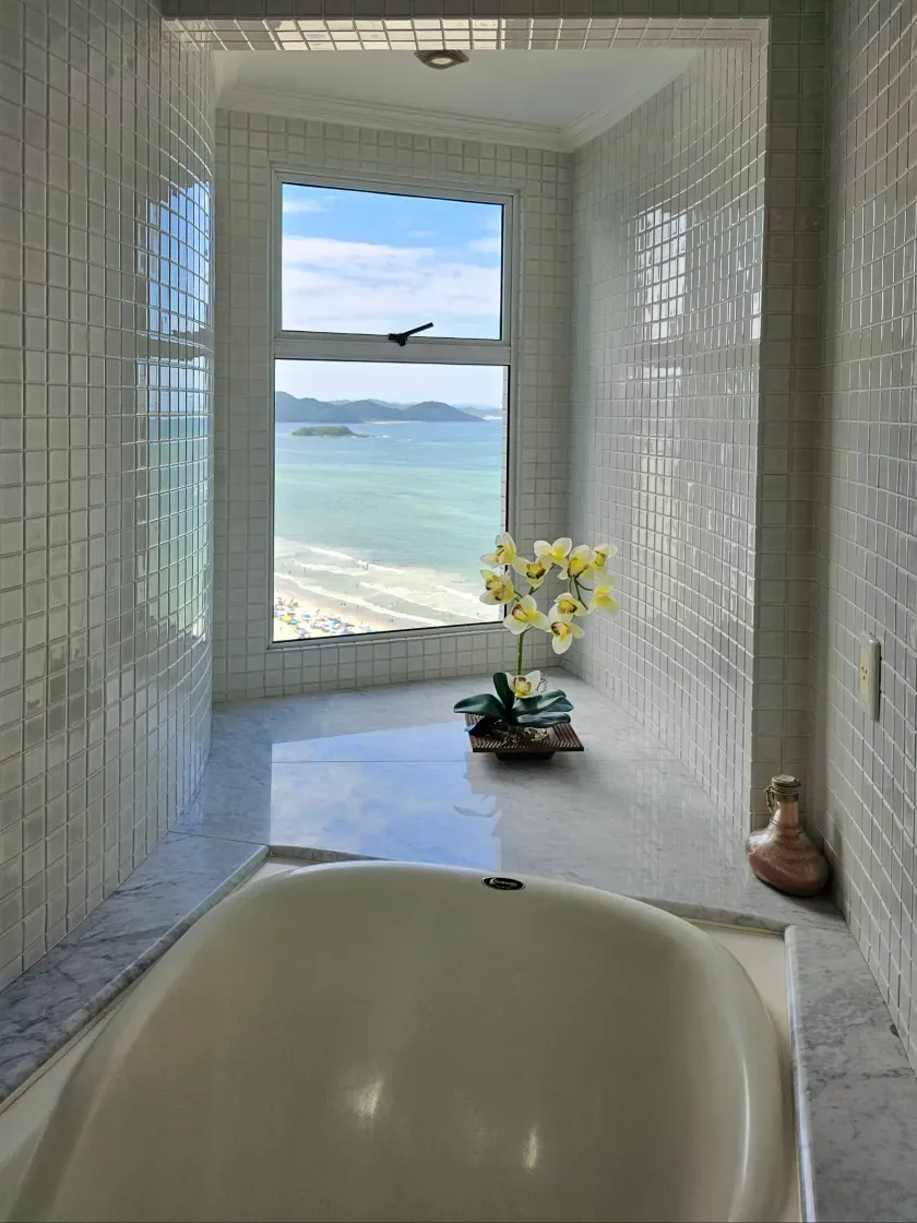 Apartamento no Edifício Villa Cora com 3 suítes em Balneário Camboriú — foto 26