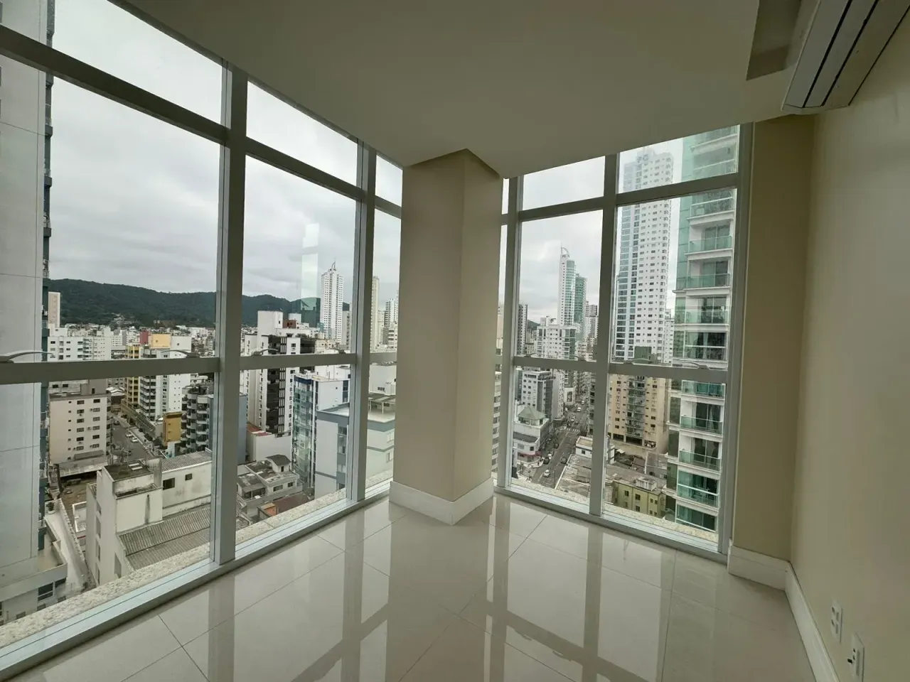 Apartamento no Edifício Vision Tower com 4 suítes em Balneário Camboriú — foto 3