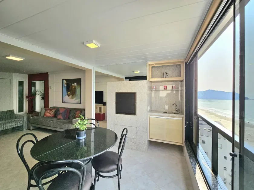 Apartamento no Edifício Tour Royalle com 3 dormitórios em Balneário Camboriú — foto 3