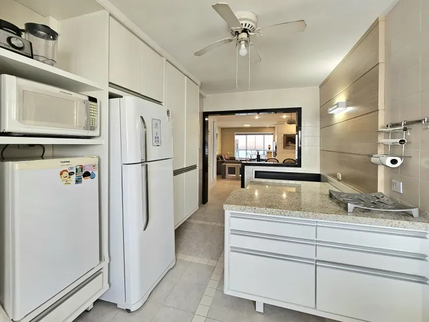 Apartamento no Edifício Tour Royalle com 3 dormitórios em Balneário Camboriú — foto 14