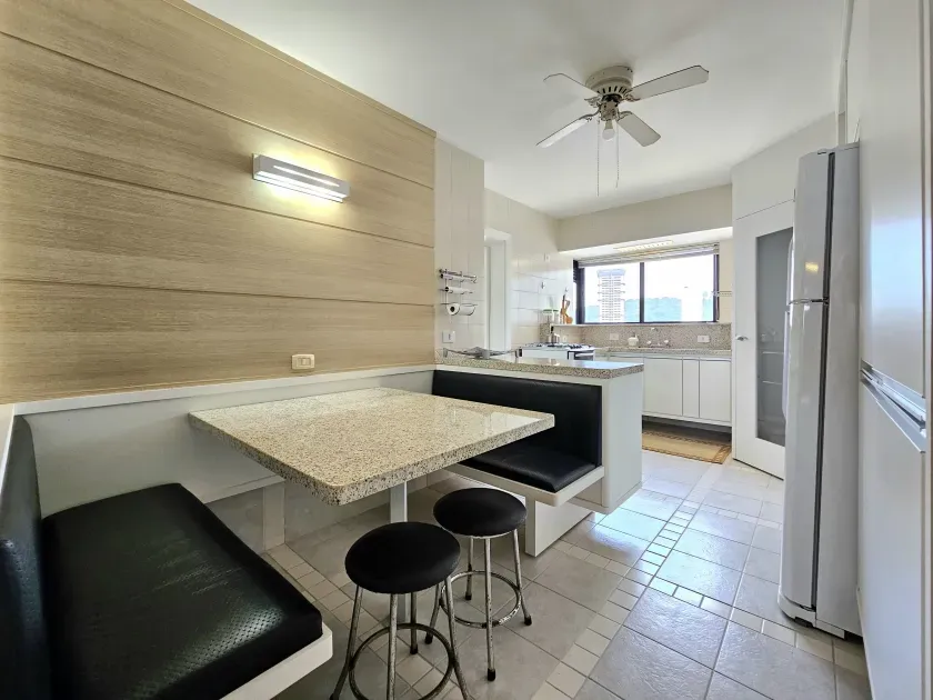 Apartamento no Edifício Tour Royalle com 3 dormitórios em Balneário Camboriú — foto 17