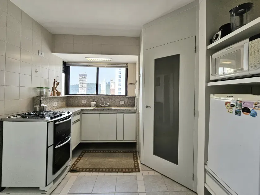 Apartamento no Edifício Tour Royalle com 3 dormitórios em Balneário Camboriú — foto 18