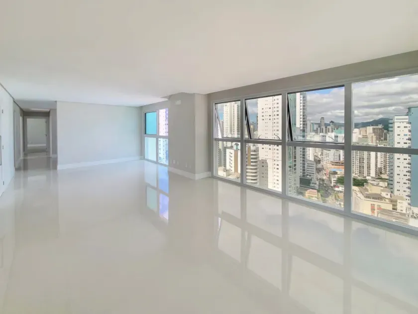 Apartamento no Edifício Eleganza Tower com 4 suítes em Balneário Camboriú — foto 10