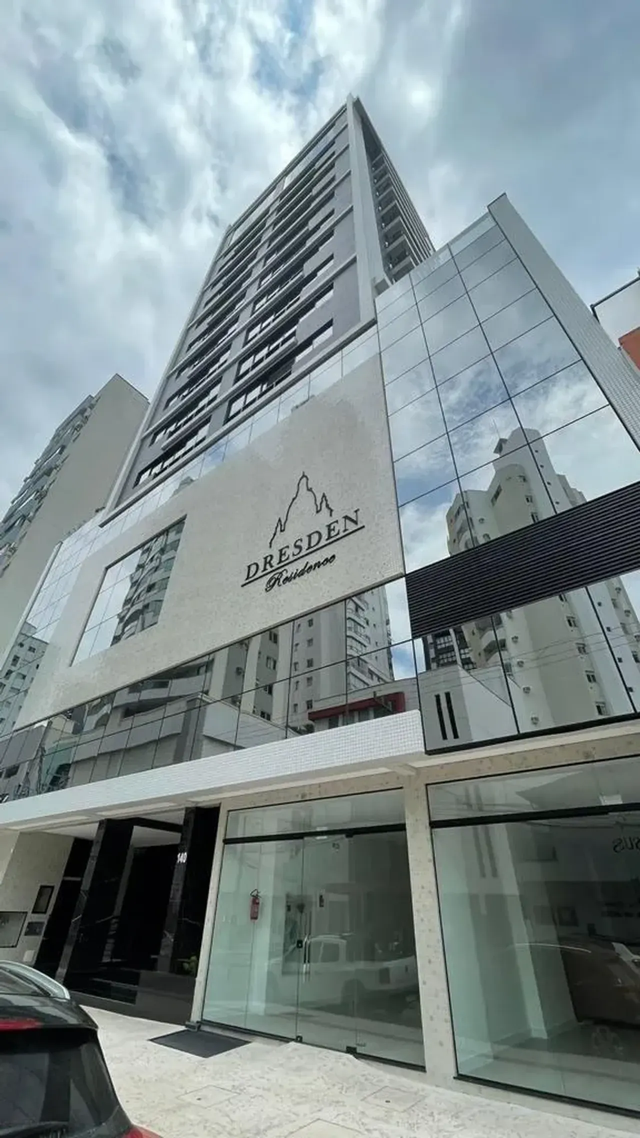 Apartamento no Edifício Dresden Residence com 3 suítes em Balneário Camboriú — foto 3