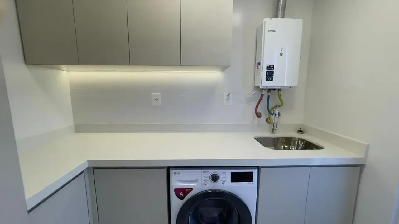 Apartamento no Edifício Dresden Residence com 3 suítes em Balneário Camboriú — foto 9