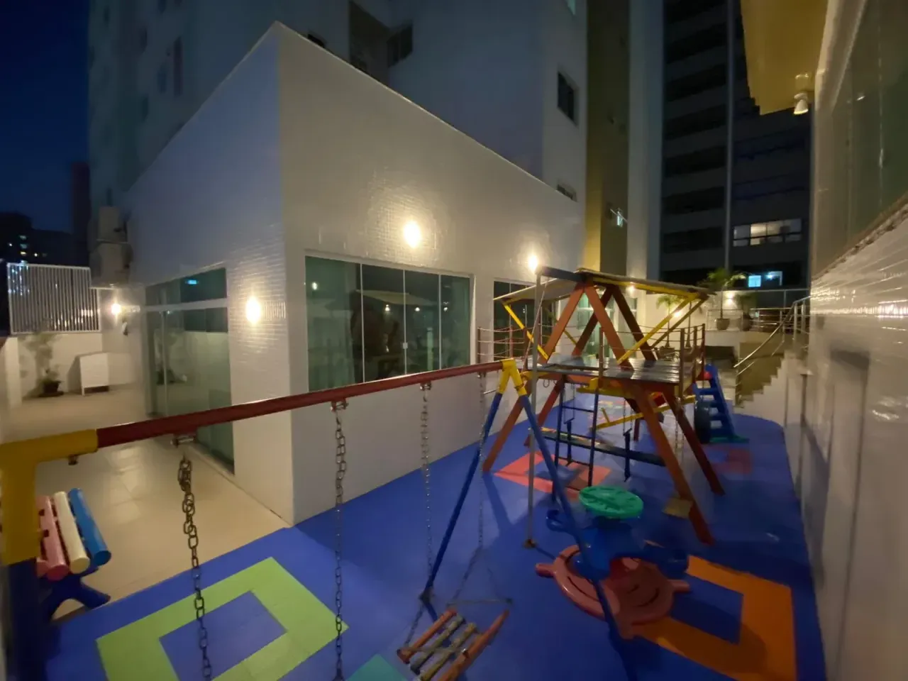 Apartamento no Edifício Figueira da Foz com 3 dormitórios em Balneário Cambroriú — foto 11