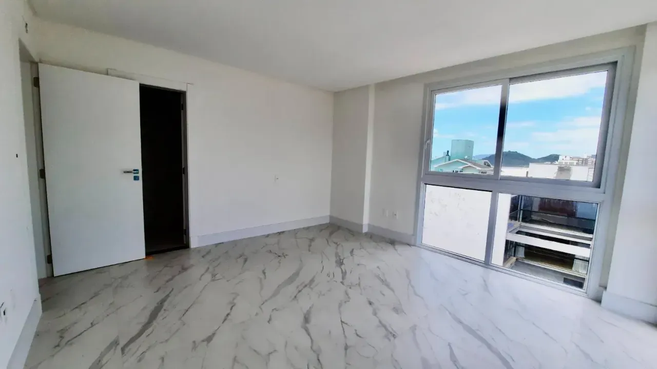 Apartamento com 3 dormitórios sendo 1 suíte e 2 vagas de garagem na Praia Brava em Itajaí — foto 7