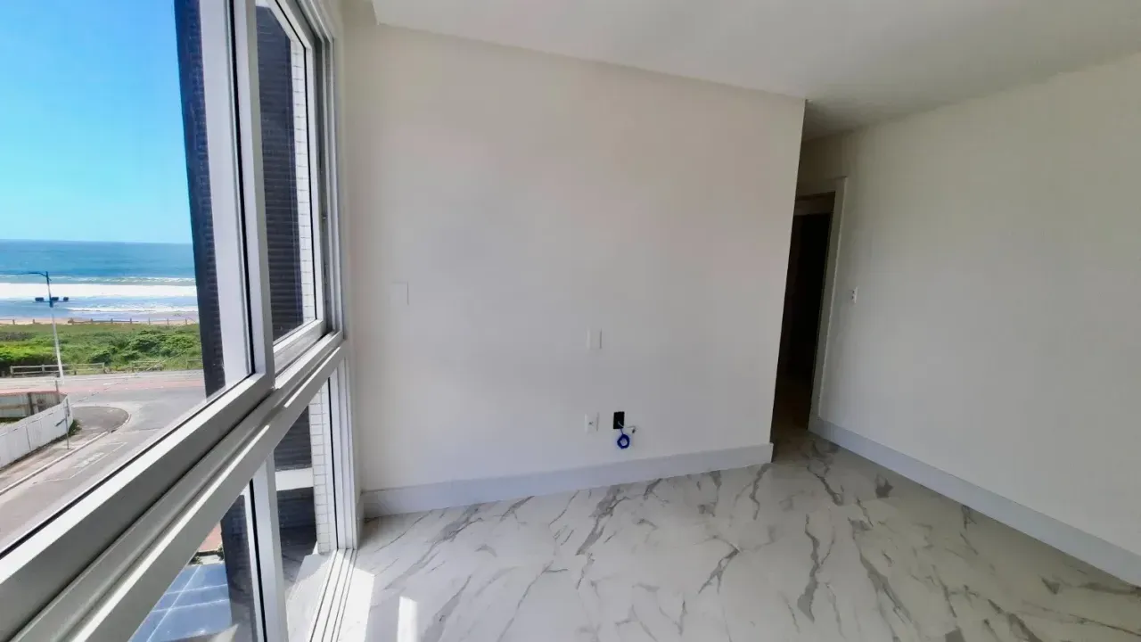 Apartamento com 3 dormitórios sendo 1 suíte e 2 vagas de garagem na Praia Brava em Itajaí — foto 2