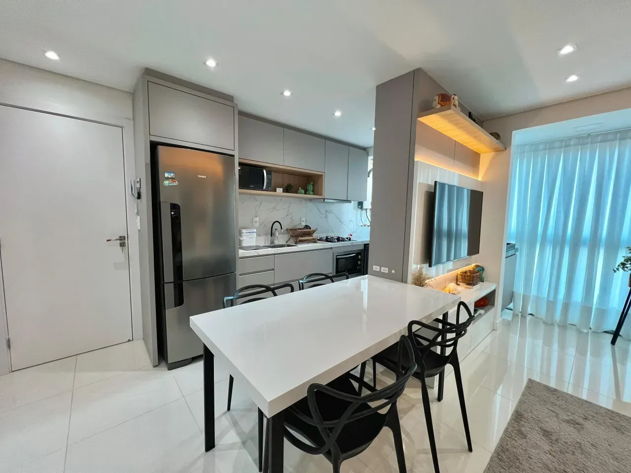 Oportunidade: Apartamento mobiliado com 2 suítes 2 vagas de garagem na Brava — foto 2