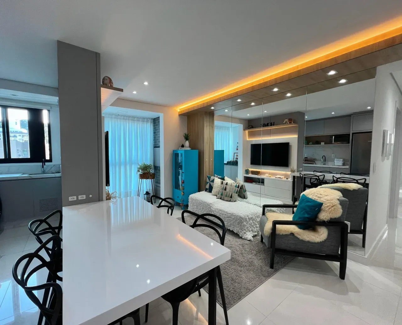 Oportunidade: Apartamento mobiliado com 2 suítes 2 vagas de garagem na Brava — foto 3