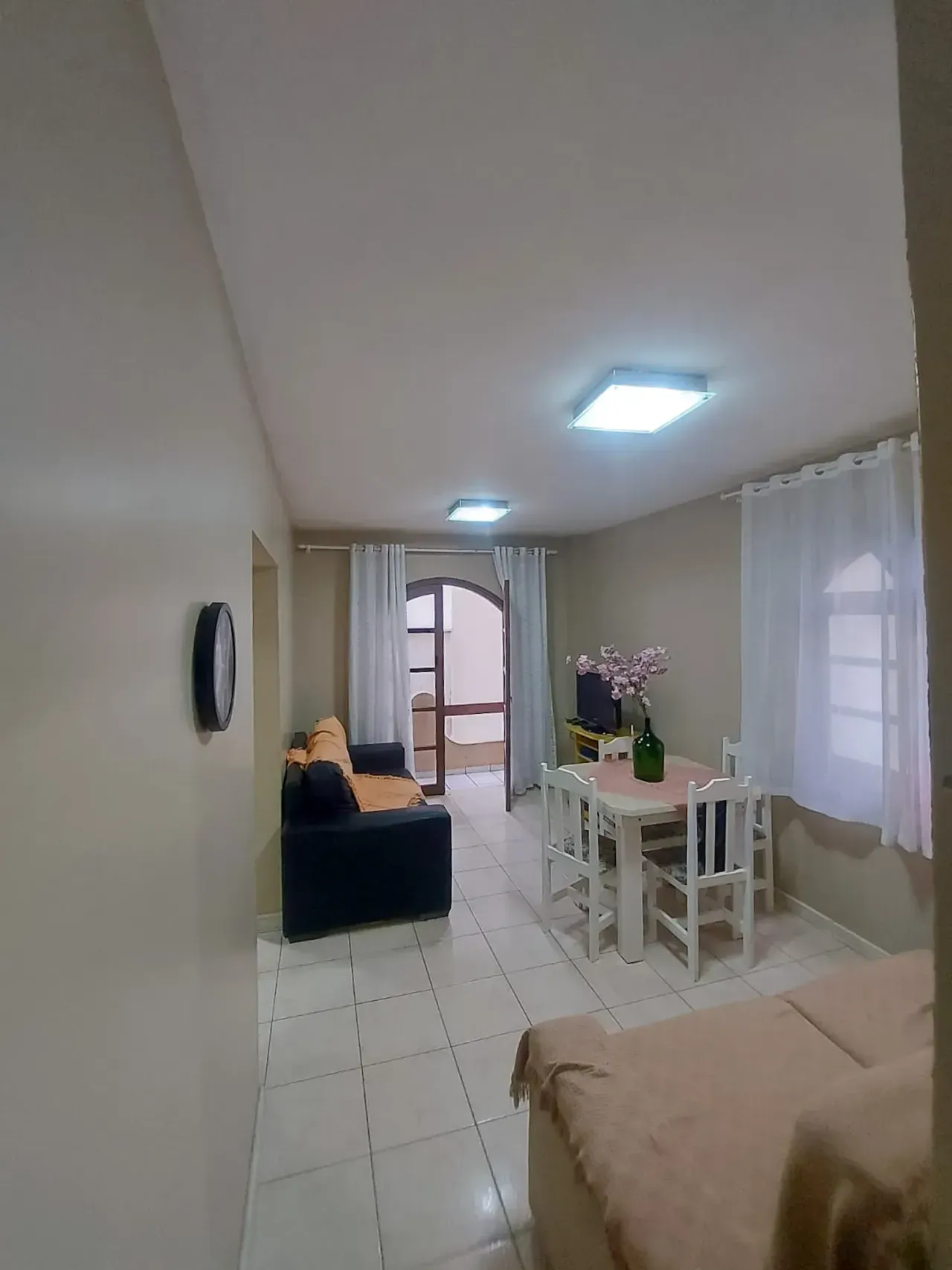 Apartamento com ótima localização, 2 dormitórios no Centro de Balneário Camboriú — foto 2