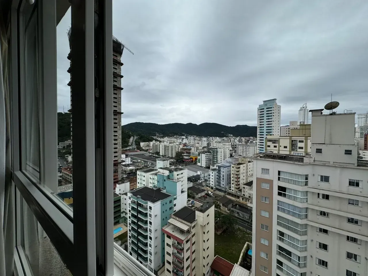Apartamento no Edifício Reggio Di Calabria com 3 suítes em Balneário Camboriú — foto 8