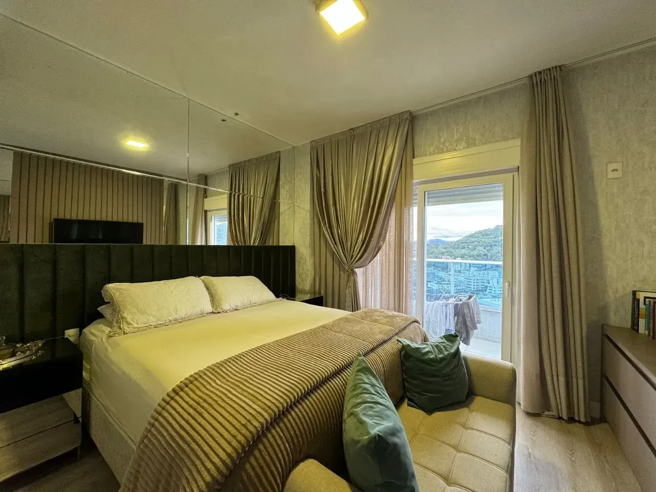 Apartamento no Edifício Reggio Di Calabria com 3 suítes em Balneário Camboriú — foto 3