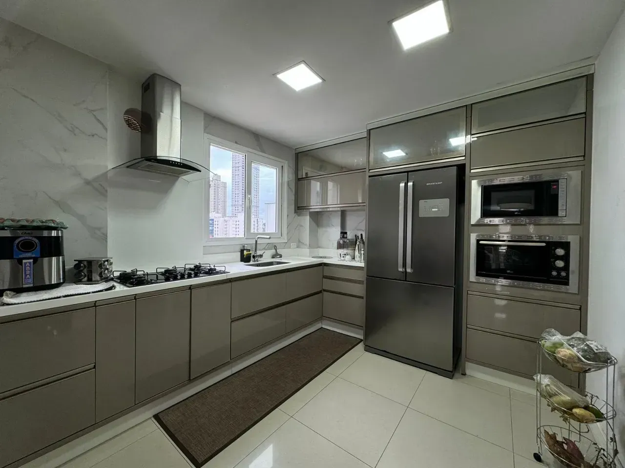 Apartamento no Edifício Reggio Di Calabria com 3 suítes em Balneário Camboriú — foto 2