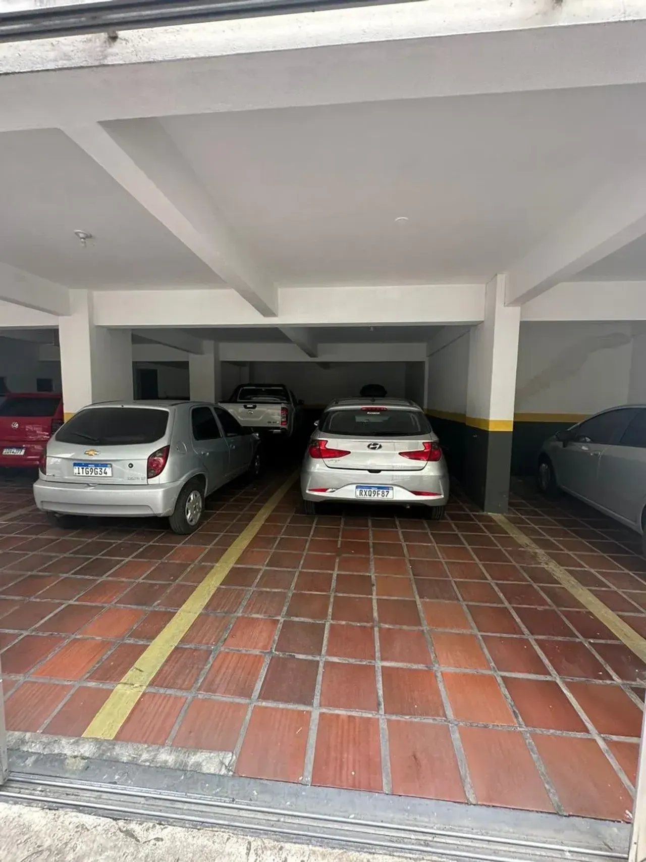 Apartamento no Edifício Mariano Moreno com 1 dormitório em Balneário Camboriú — foto 1