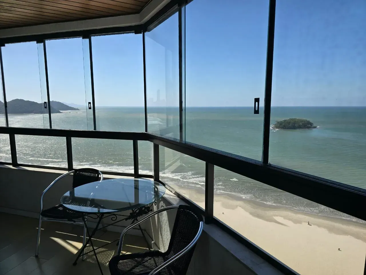 Apartamento no Edifício Maison Royale com 3 suítes em Balneário Camboriú — foto 3