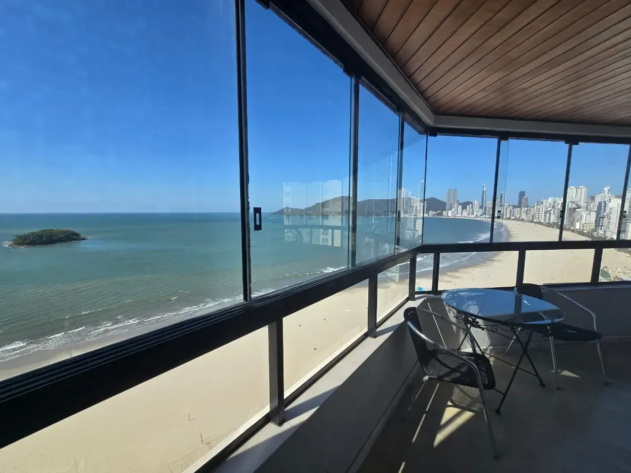 Apartamento no Edifício Maison Royale com 3 suítes em Balneário Camboriú — foto 9