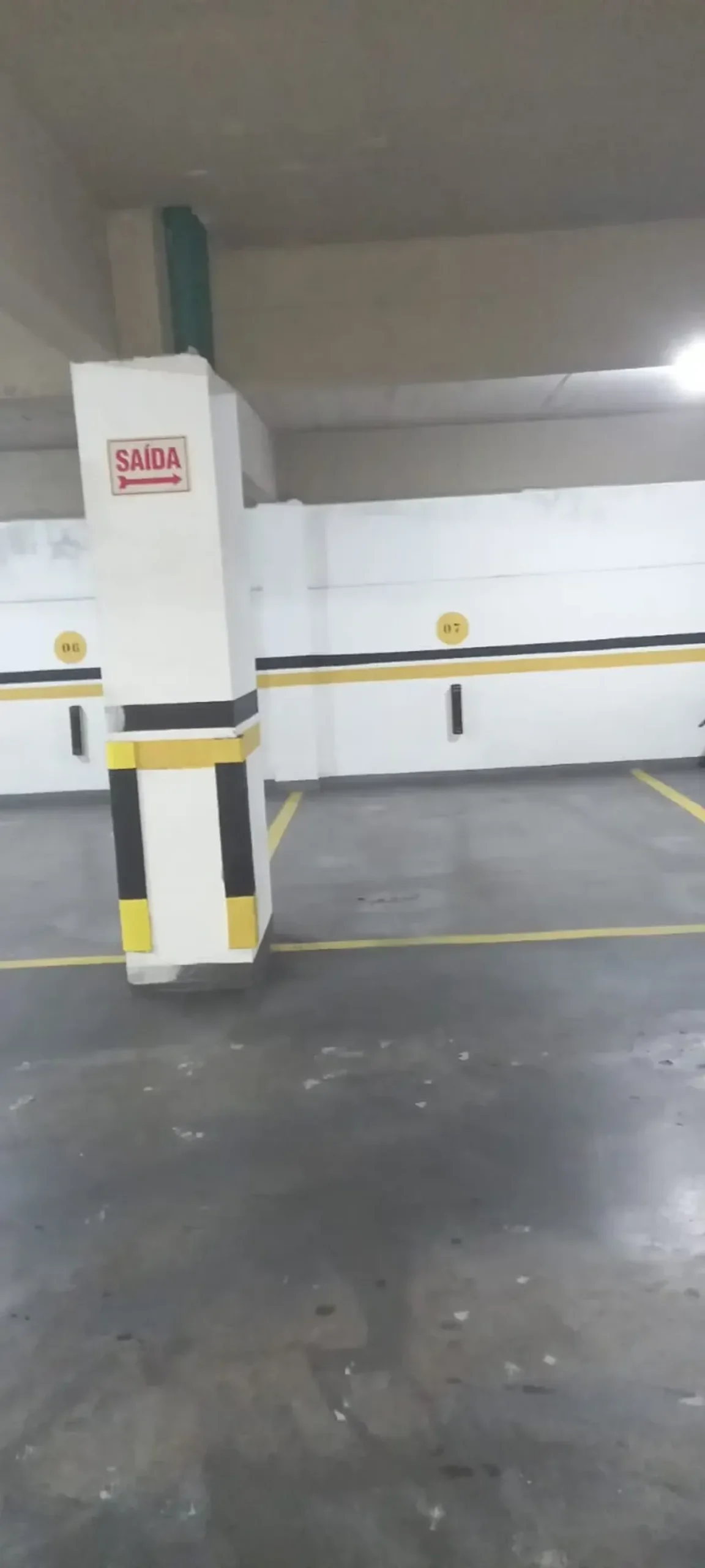 Excelente apartamento vista mar! Com 3 dormitórios sendo 1 suíte no Centro de Balneário Camboriú