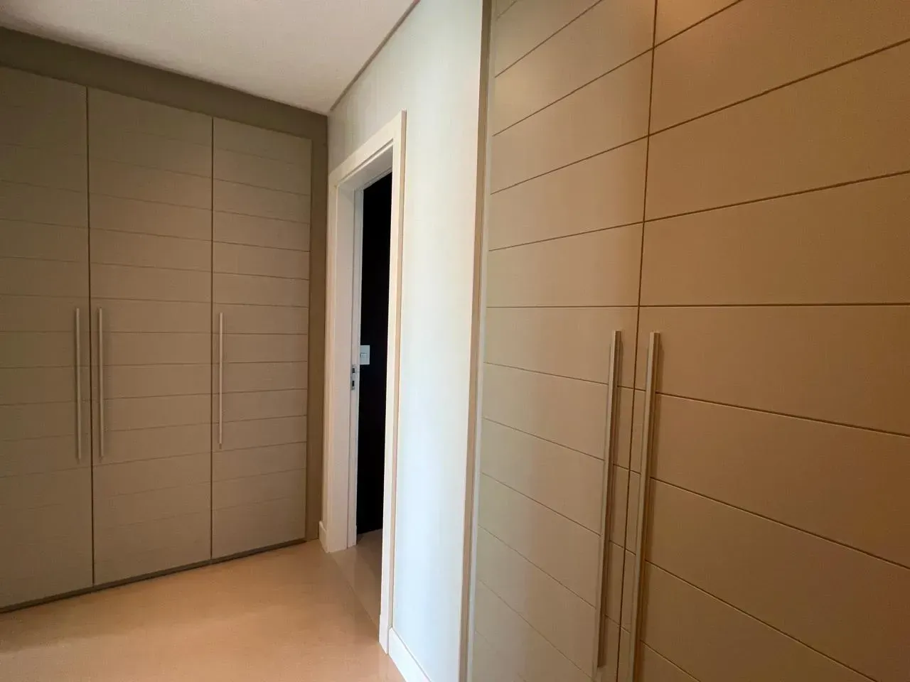 Apartamento no Edifício Alexandria com 3 suítes em Balneário Camboriú — foto 18