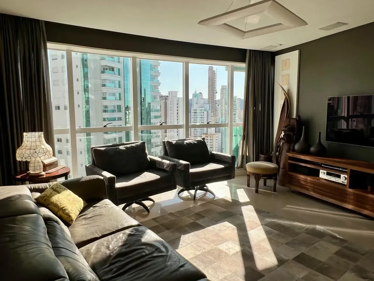 Apartamento no Edifício Alexandria com 3 suítes em Balneário Camboriú — foto 12