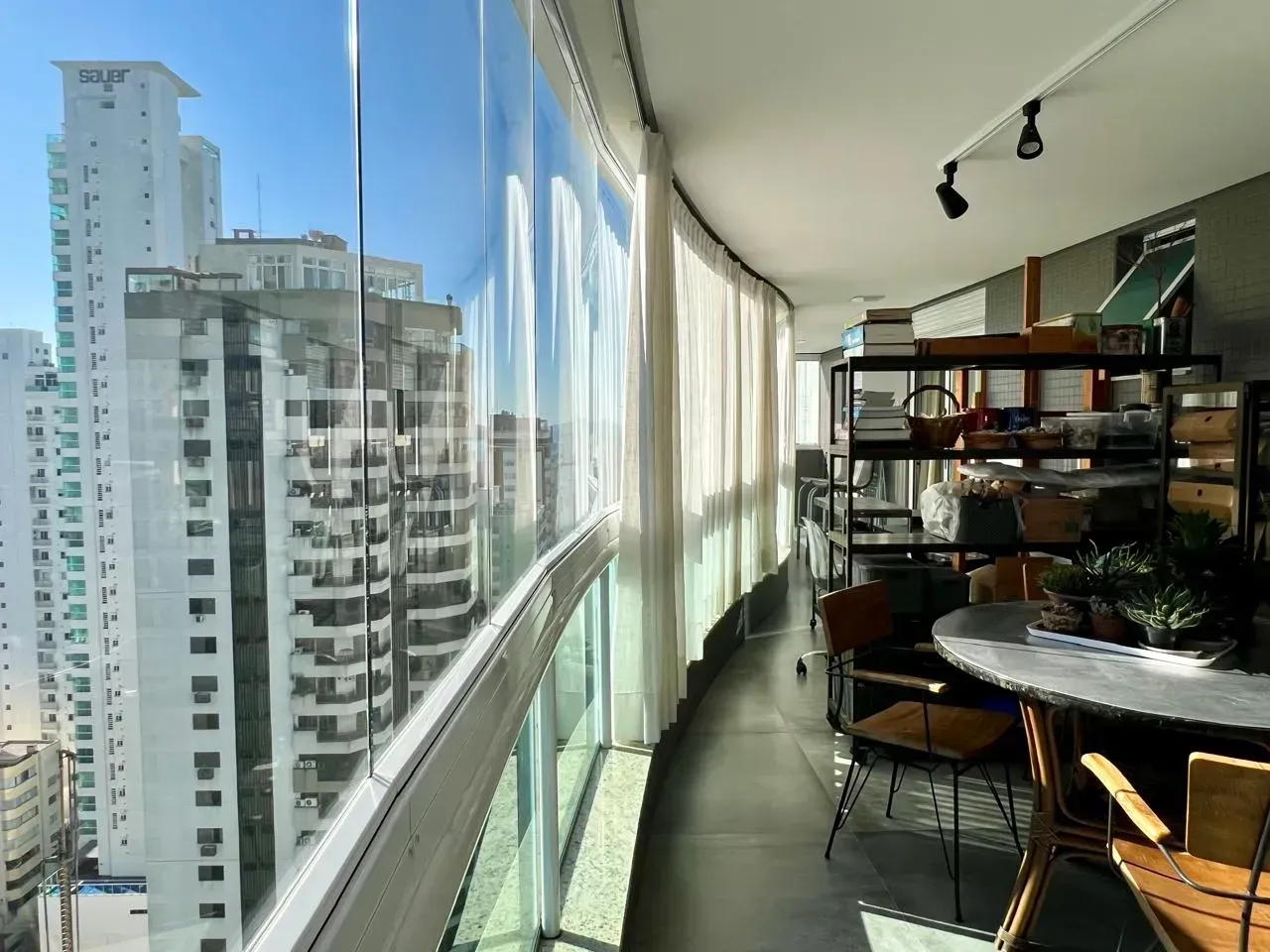 Apartamento no Edifício Alexandria com 3 suítes em Balneário Camboriú — foto 9