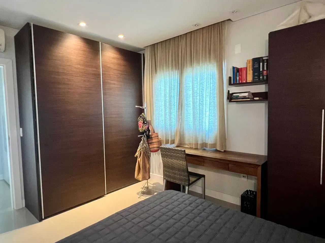 Apartamento no Edifício Alexandria com 3 suítes em Balneário Camboriú — foto 26