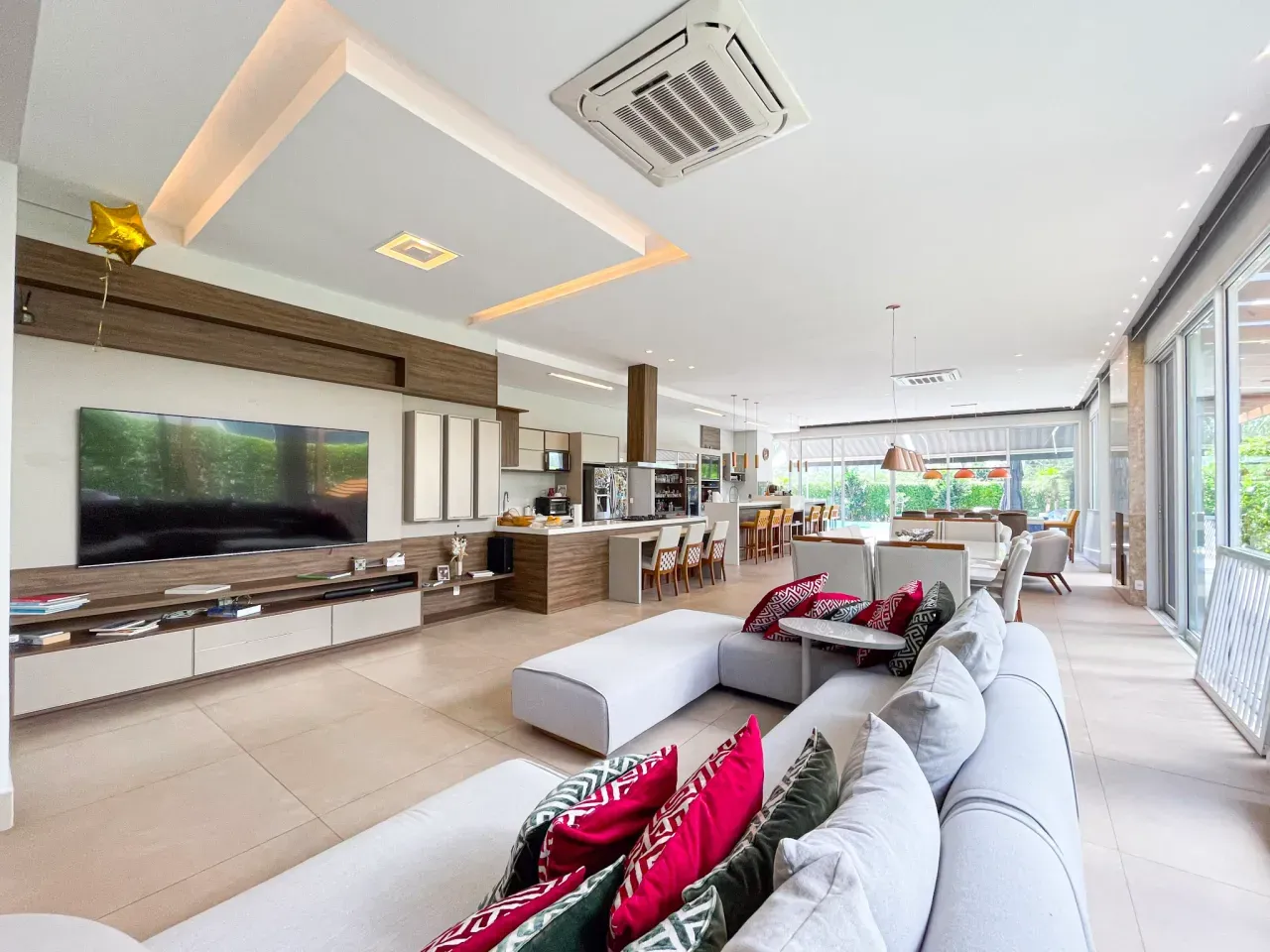 Casa no Reserva Camboriú Yacht e Golf com 5 dormitórios no Centro de Camboriú