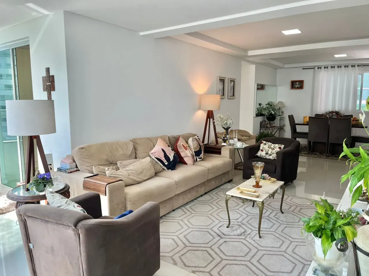 Apartamento mobiliado com 3 suítes e 2 vagas de garagem em Balneário Camboriú — foto 15